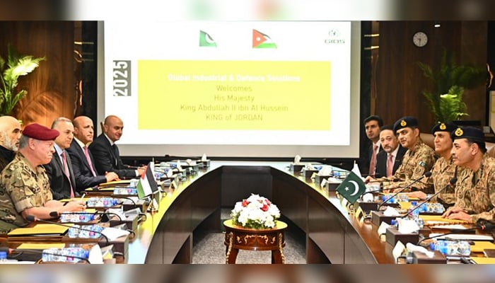Jordanian King Abdullah II receives briefing at Global Industrial and Defense Solutions (GIDS). — ISPR