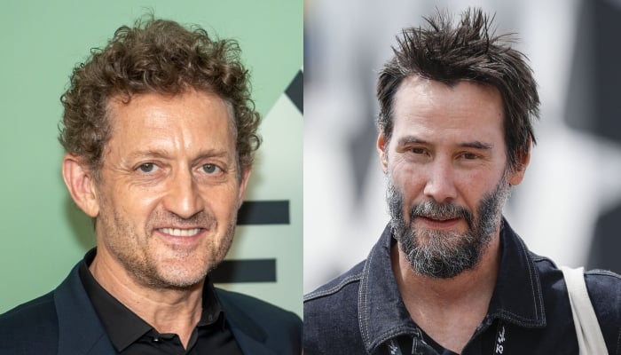 Photo: Alex Winter gushes about Keanu Reeves in the middle of his new concert