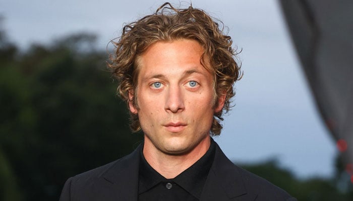 Jeremy Allen White reveals surprising problem with his professional name