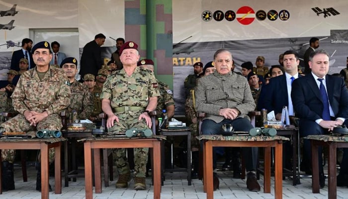 Jordanian King Abdullah II witnesses a joint shooting and maneuver exercise at the Tilla shooting range. Also present are Prime Minister Shehbaz Sharif, COAS Field Marshal Syed Asim Munir and Azerbaijan's Defense Industry Minister Vugar Valeh oglu Mustafayev. — ISPR
