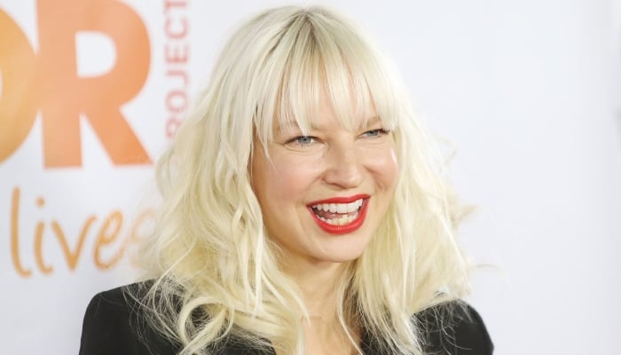 Photo: The court orders Sia to mediate with her ex-husband Daniel Bernad