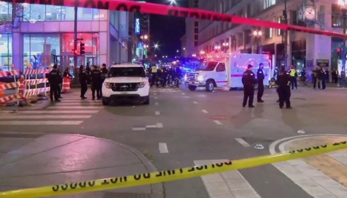 Chaos breaks out on the Chicago circuit: six injured in shootings after the lighting of the Christmas tree