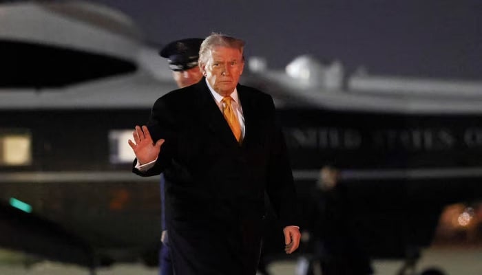 U.S. President Donald Trump waves as he walks toward Air Force One as it departs for Florida from Joint Base Andrews in Maryland, the United States, Nov. 7, 2025. –Reuters