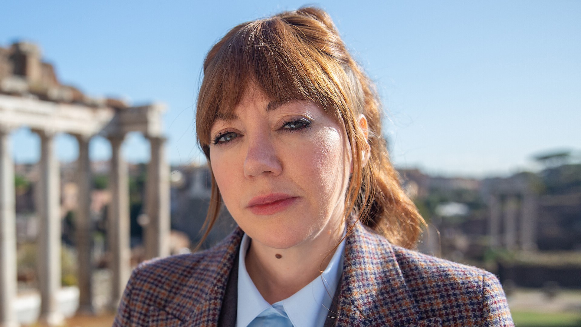 Philomena Cunk in Cunk on Earth