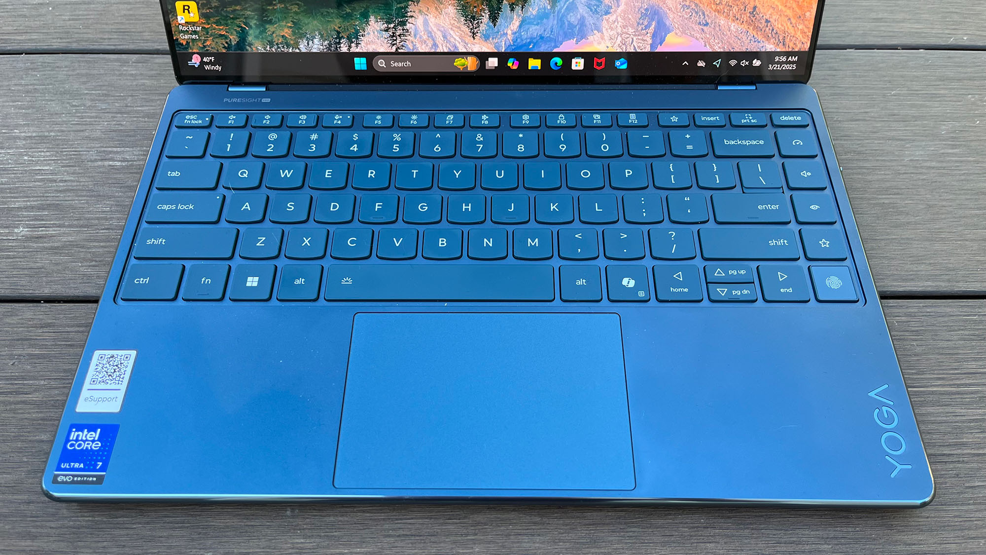 The keyboard of the Lenovo Yoga Slim 9i