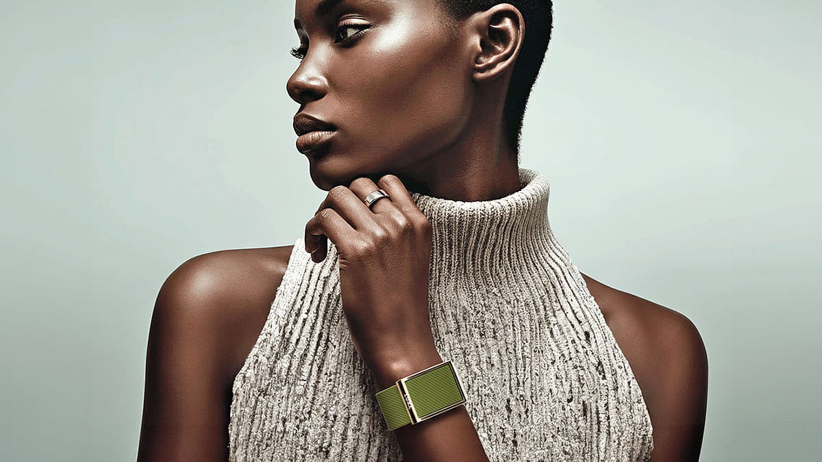 The Luna Band fitness bracelet.