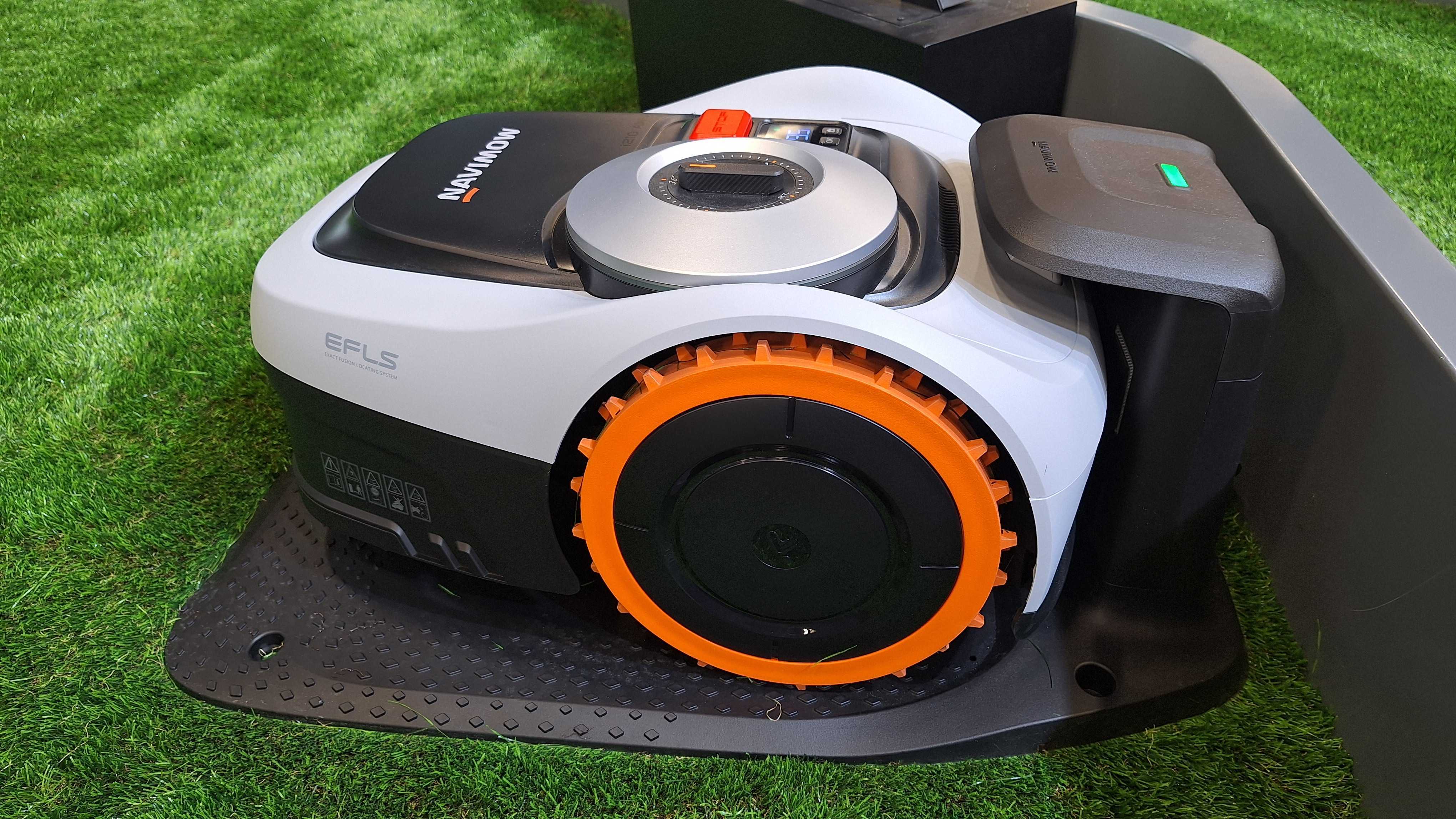 Navimow i2 AWD robotic lawnmower