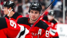 Devils fans welcome Jack Hughes to New Jersey with pregame celebration
