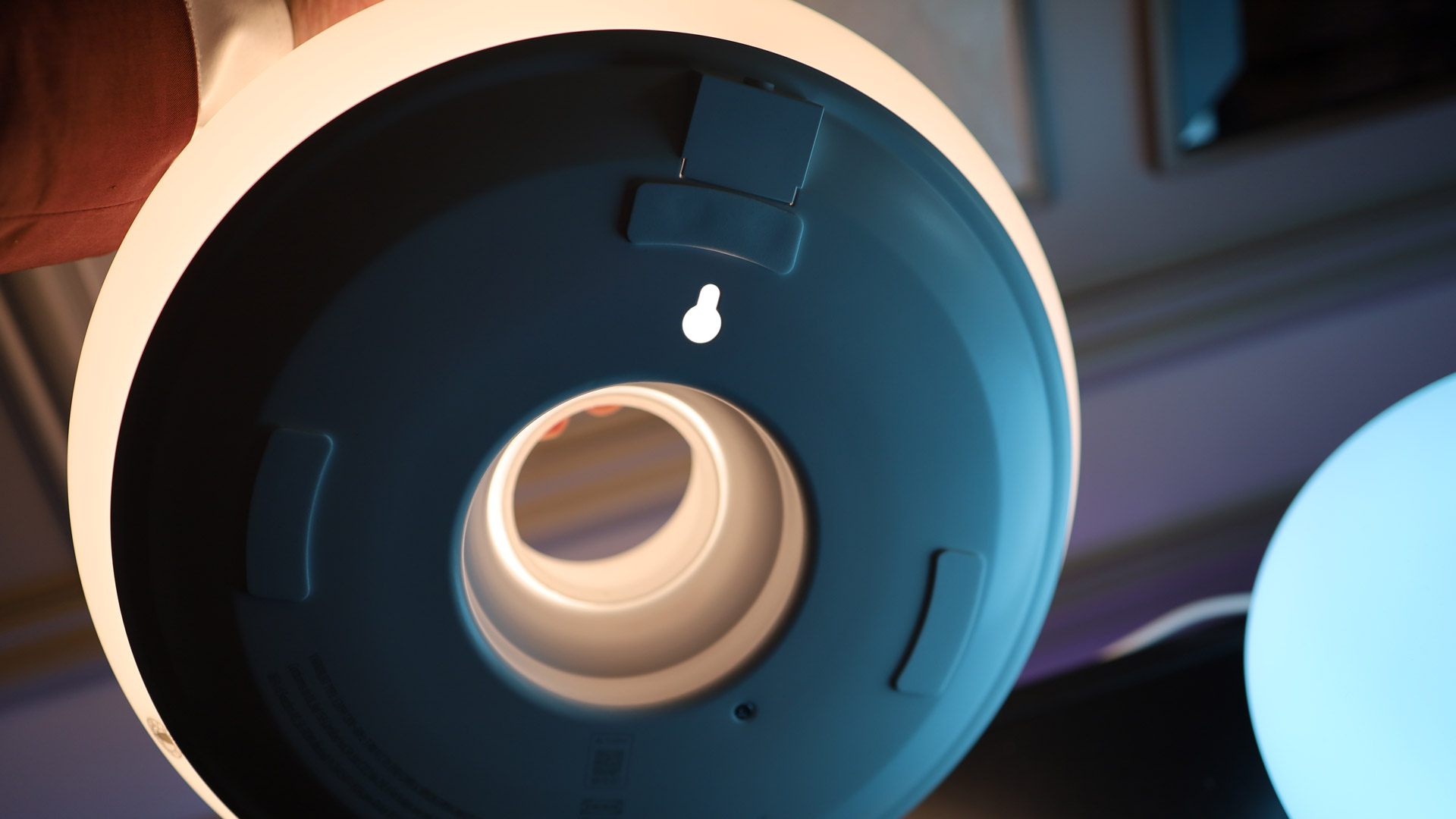 Back of IKEA Varmblixt lamp showing mounting plate