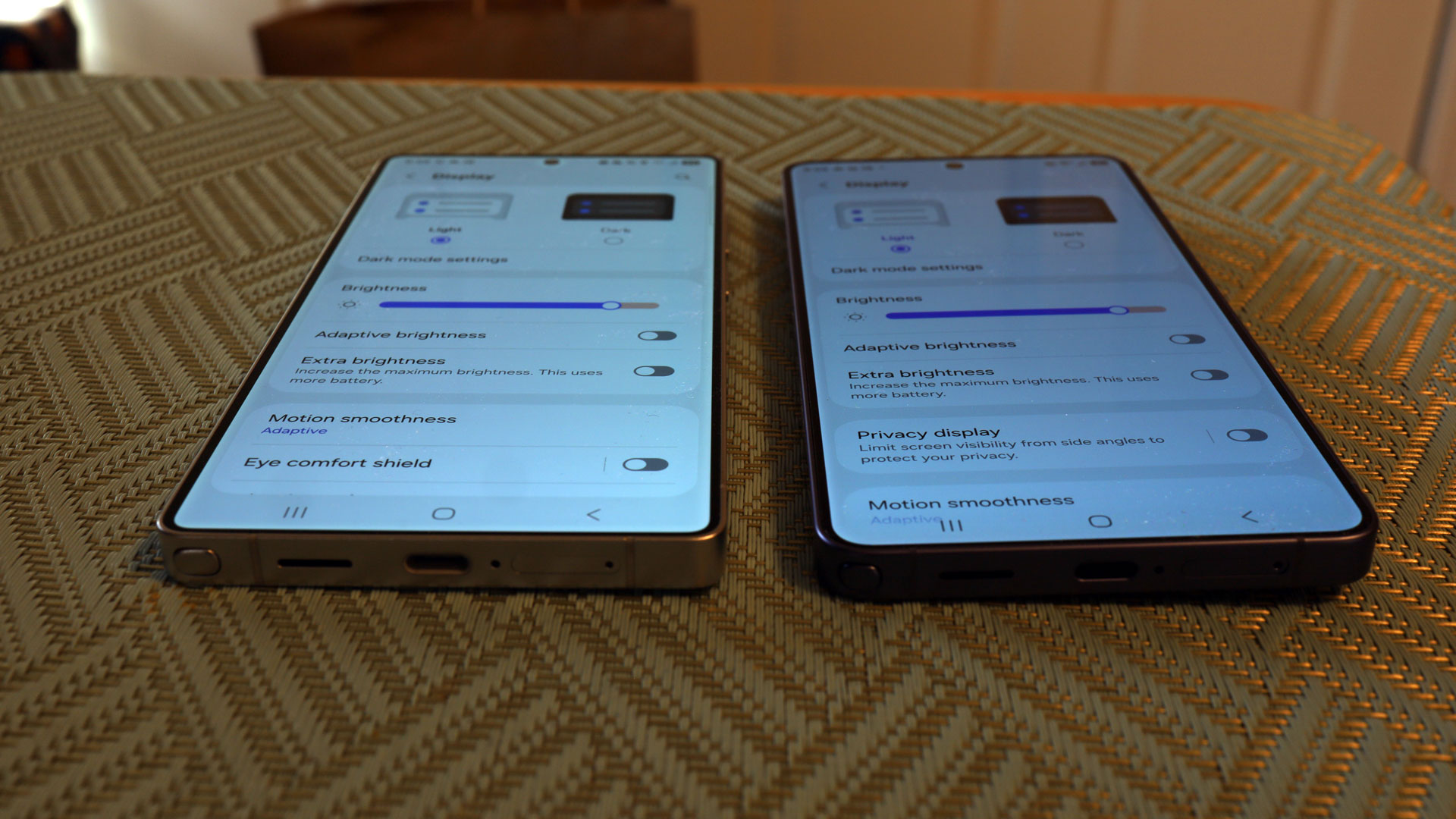 Samsung Galaxy S25 Ultra vs Samsung Galaxy S26 Ultra display comparison