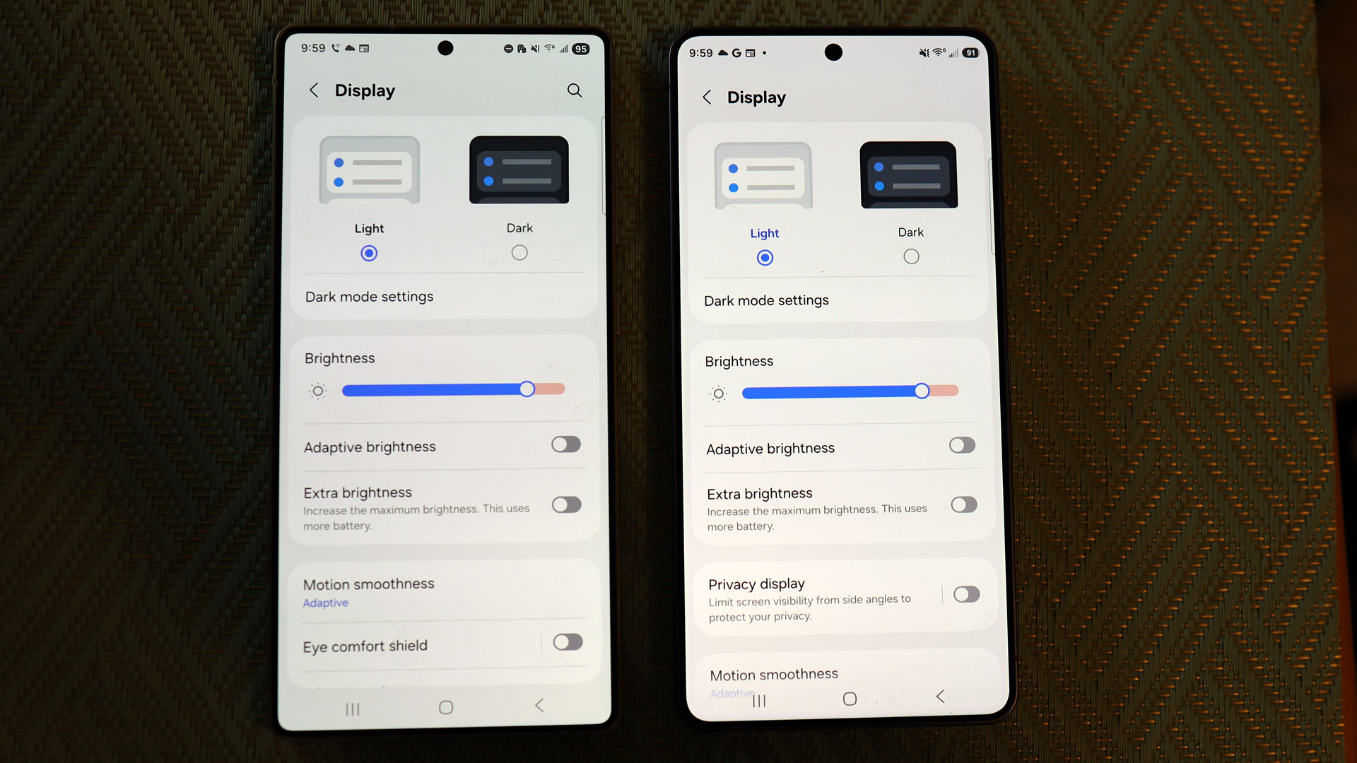 Samsung Galaxy S25 Ultra vs Samsung Galaxy S26 Ultra display comparison