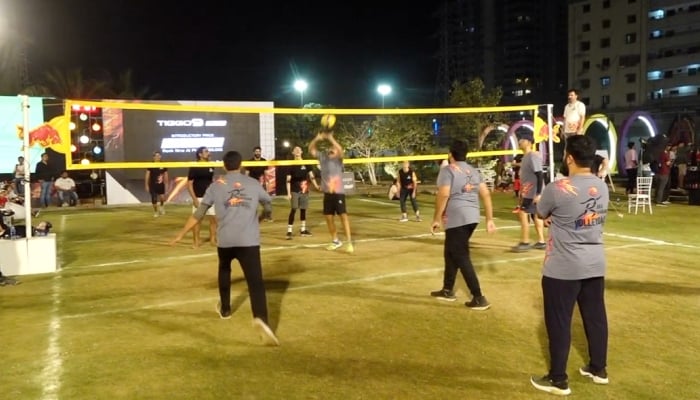 Players in action during the two-day Ramadan RAKA Volleyball Festival in Karachi on March 14, 2026. – Reporter