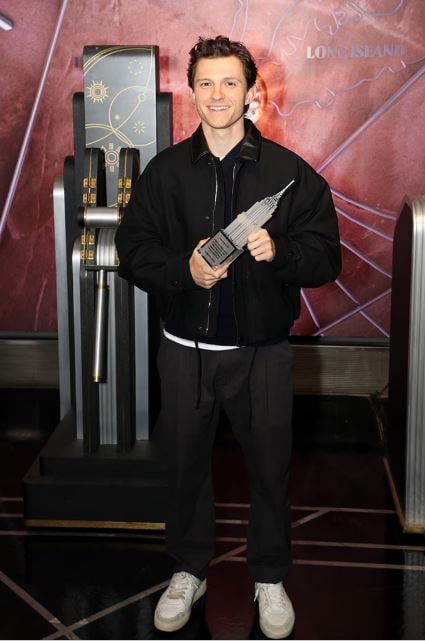 Tom Holland sparks speculation when he goes out without a ring amid marriage rumors