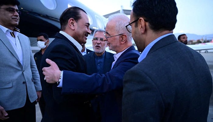 Chief of Defense Forces and Chief of Army Staff Field Marshal Asim Munir is received by Iranian Interior Minister Eskandar Momeni upon arrival as part of the ongoing mediation efforts between the United States and Iran in Tehran on May 22, 2026. – ISPR