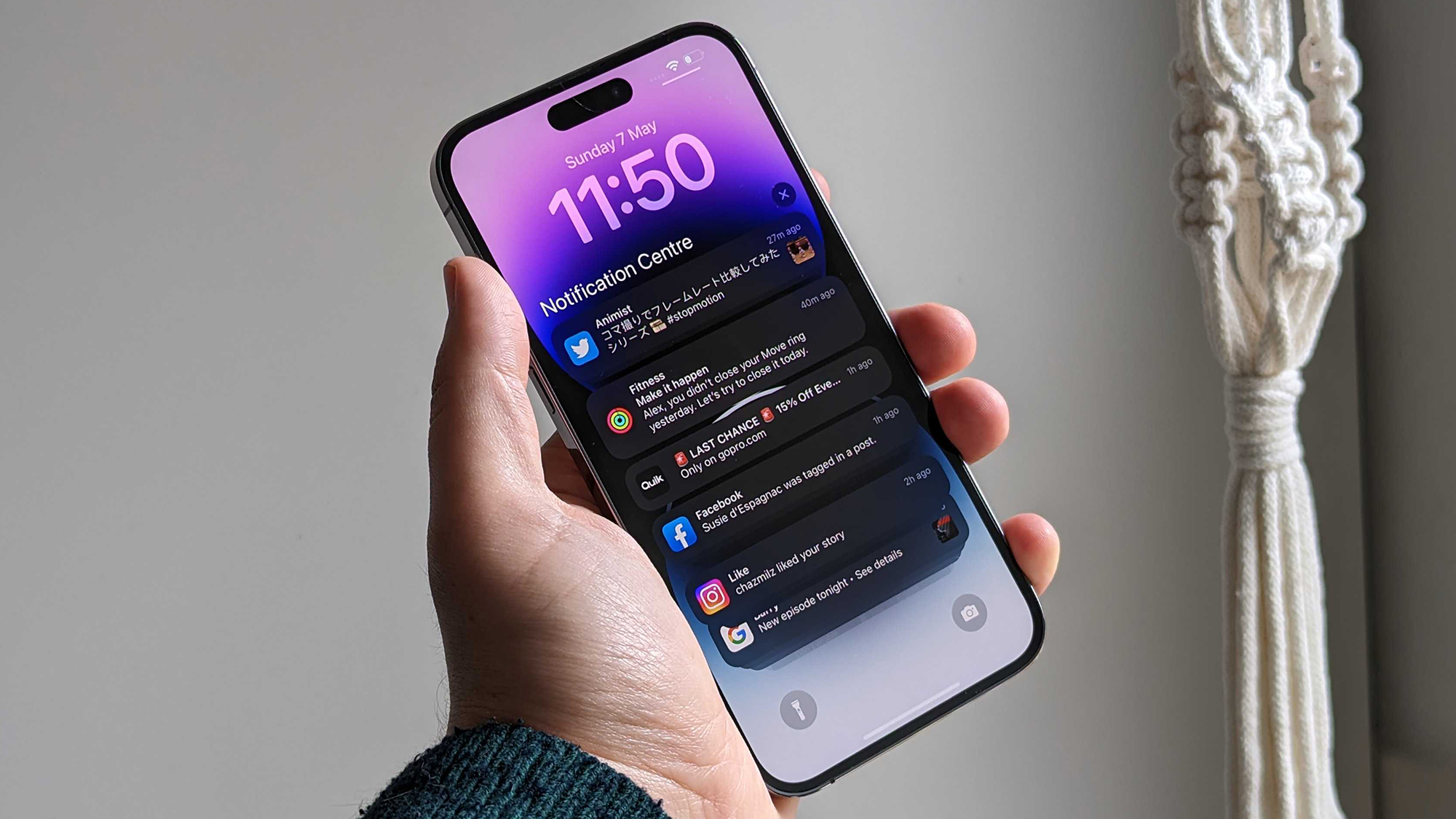 iPhone 14 Pro Max Review Notification Center