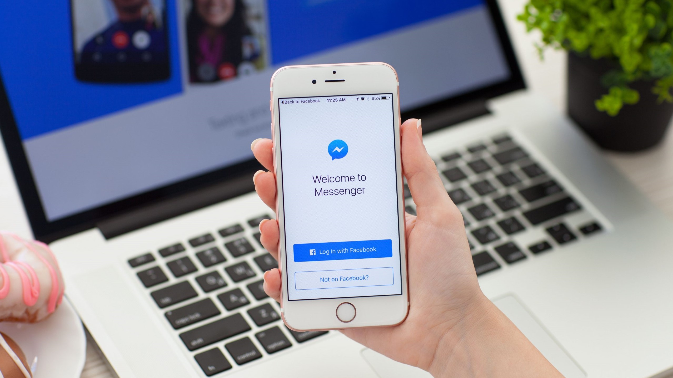 Facebook messaging app