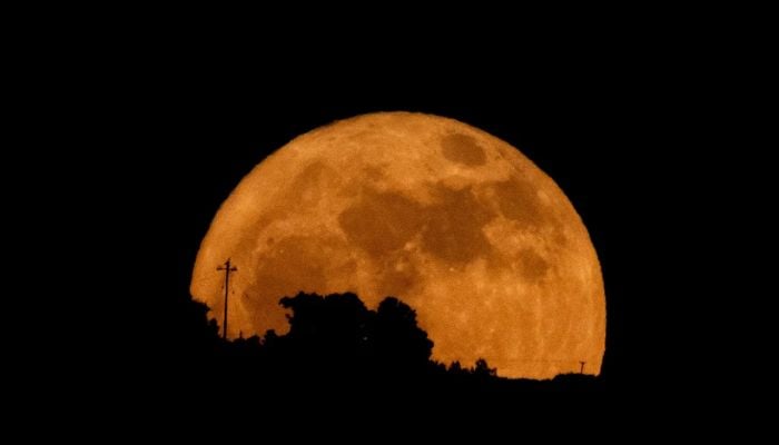 June's Strawberry Moon Will Dazzle Skywatchers