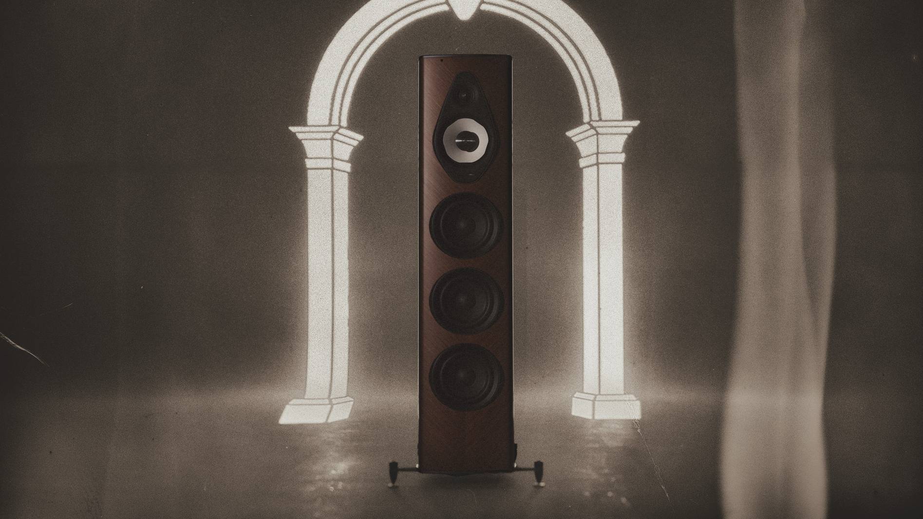 The Sonus faber Olympica G3 inside a resplendent arch.