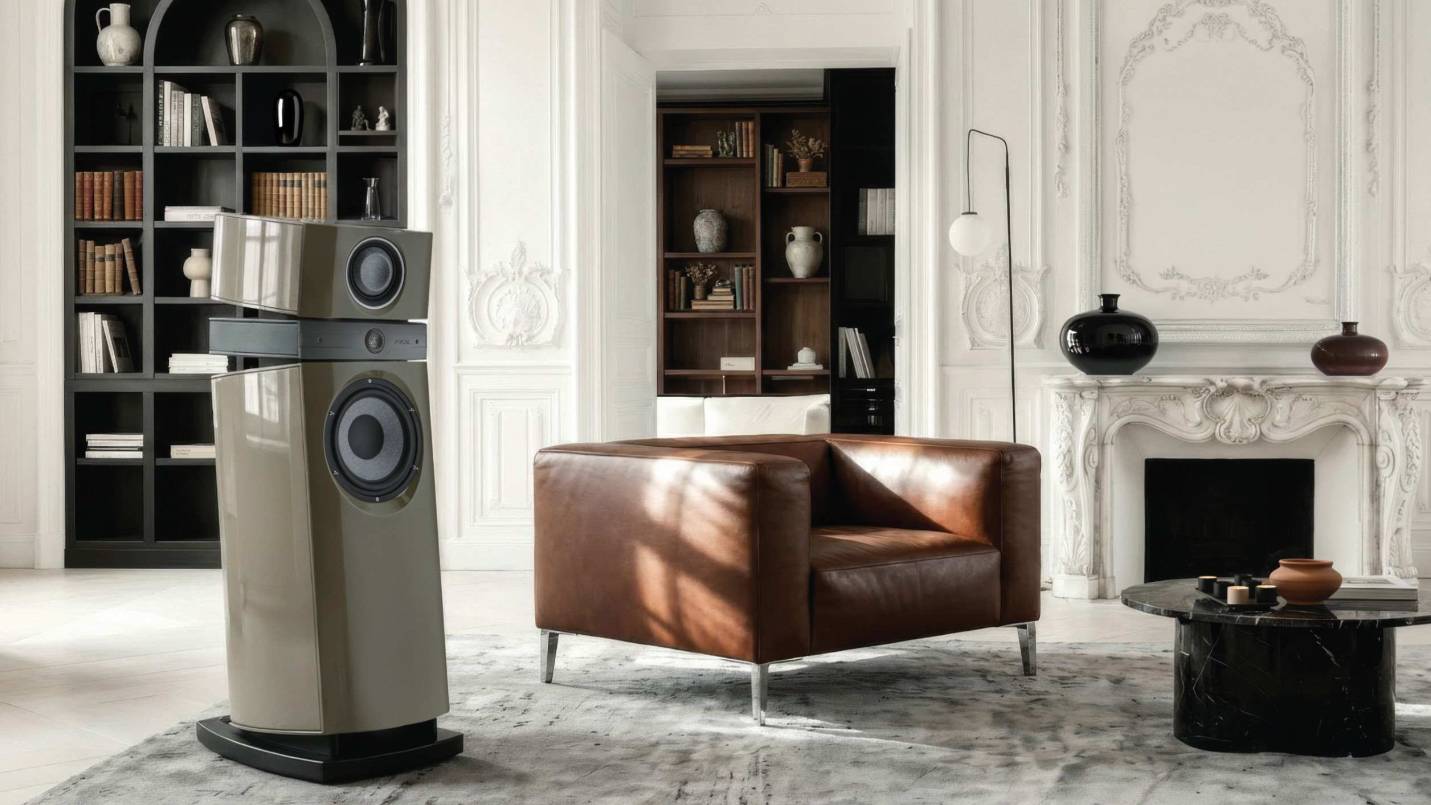 The Focal Scala Utopia Evo M in a living room.